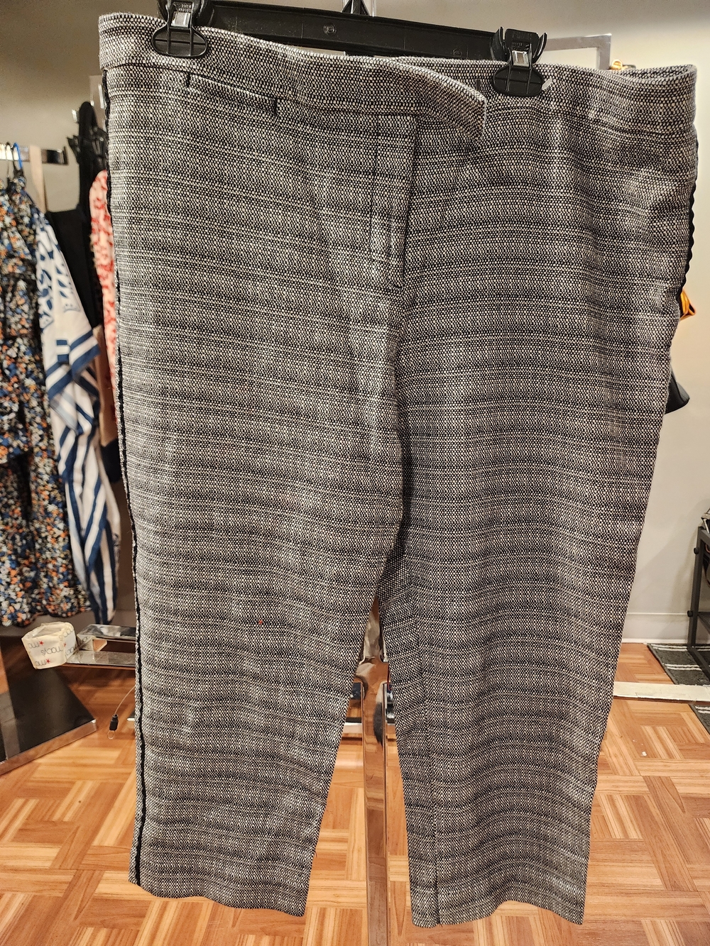 Business Casual Ann Taylor Black and Gray Cropped Dress Pants